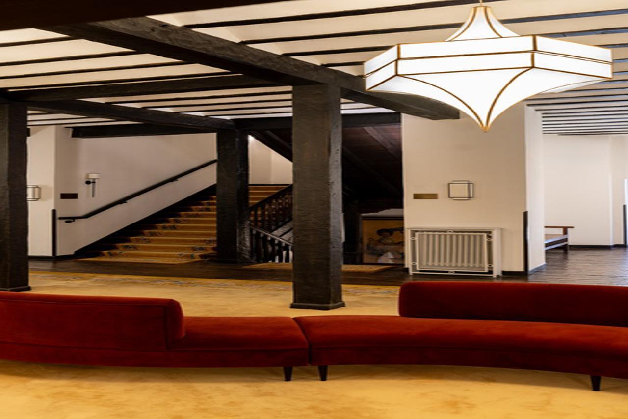 PARADOR DE SANTILLANA GIL BLAS 22/38