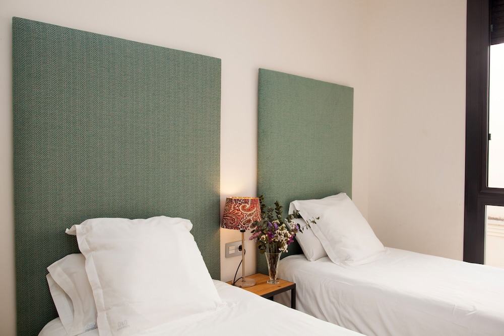 Q&Q Cathedral Suites Sevilla 16/50