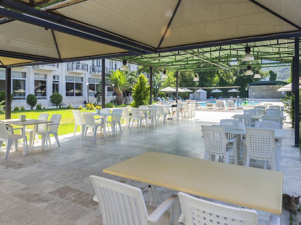 Tal Beach Hotel 22/31