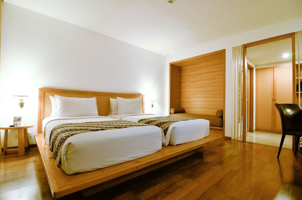 GUMILANG REGENCY HOTEL EX-GUMILANG SARI HOTEL(KT) 12/31