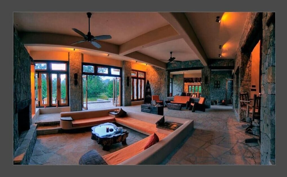 Kanha Earth Lodge 23/50