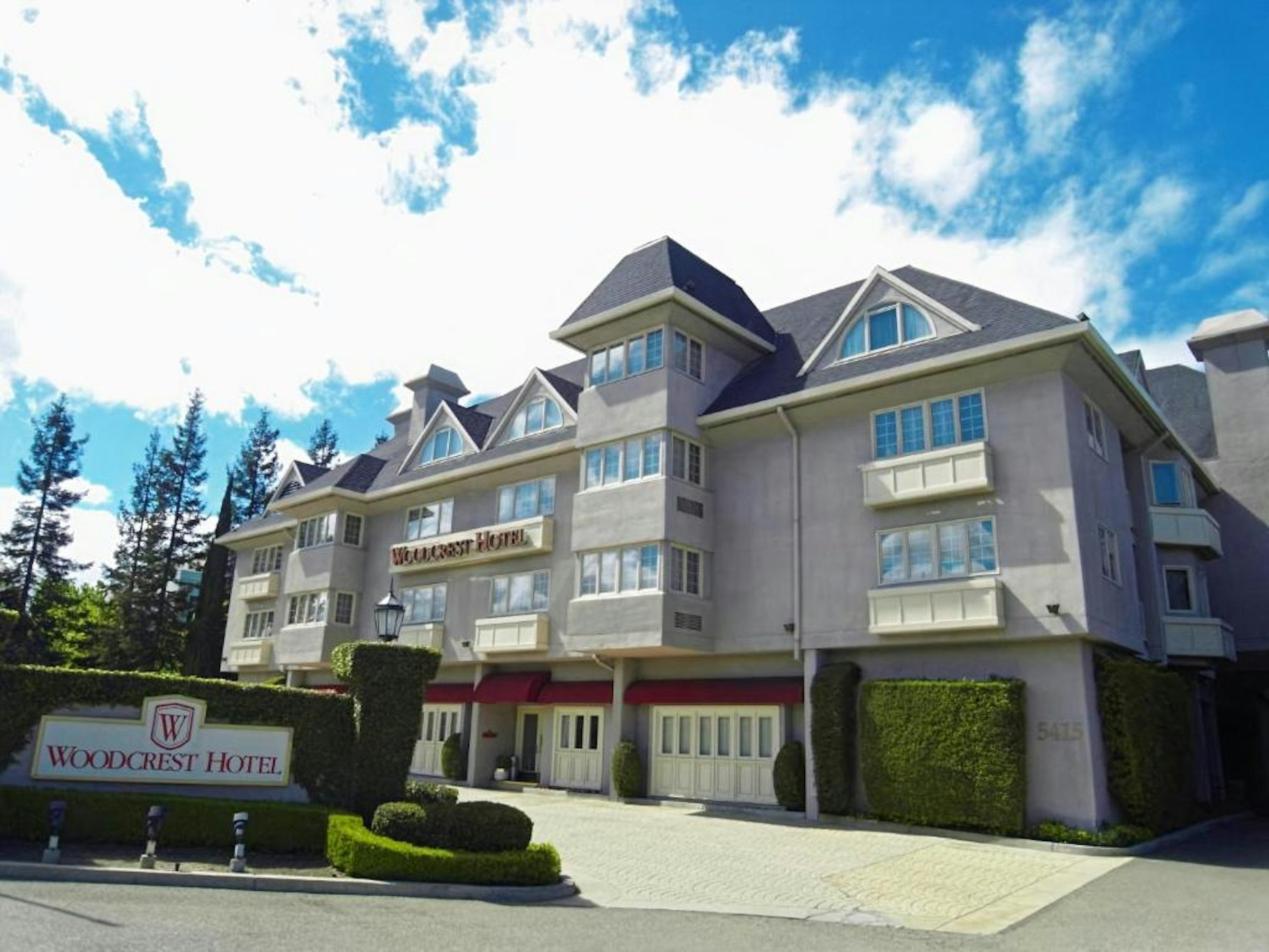 Woodcrest Hotel 2/21