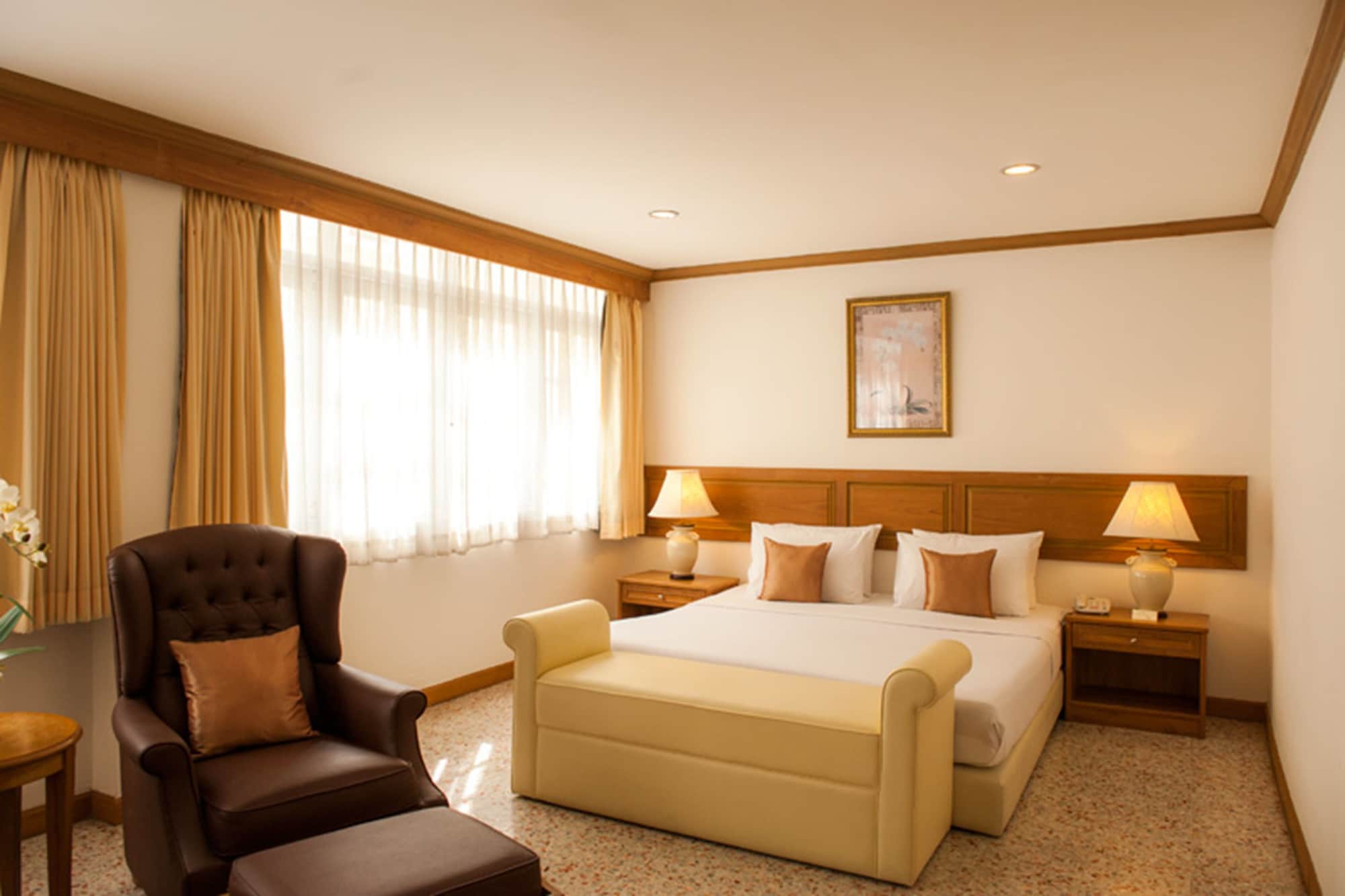 DELUXE, DOUBLE BED