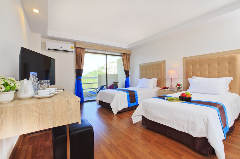 Hua Hin Blue Wave Resort 8/30