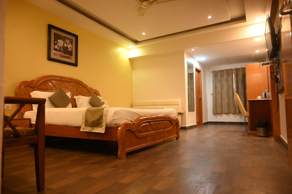 DELUXE, DOUBLE BED