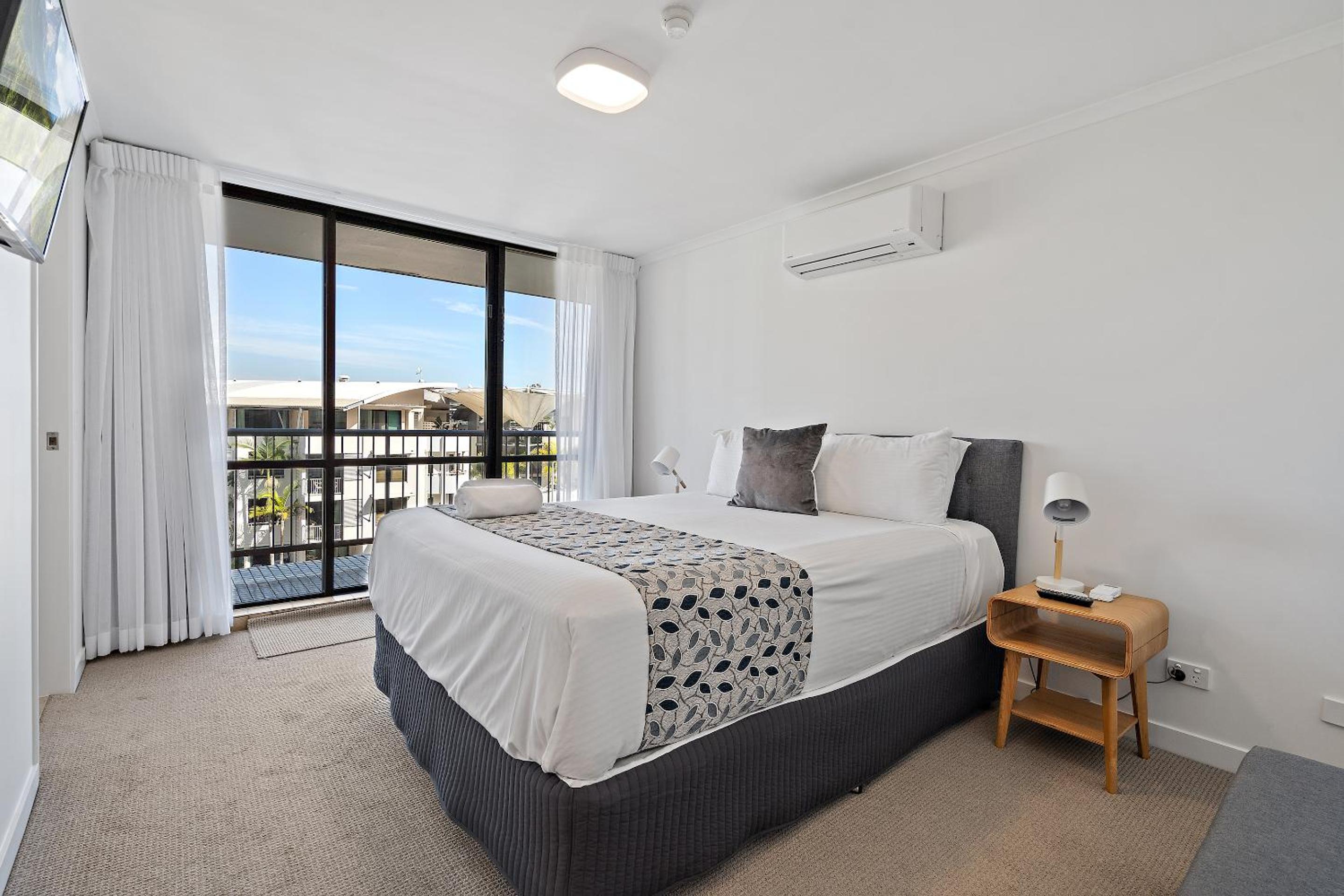 2 BEDROOMS, SUPERIOR, APARTMENT, OCEAN VIEW
