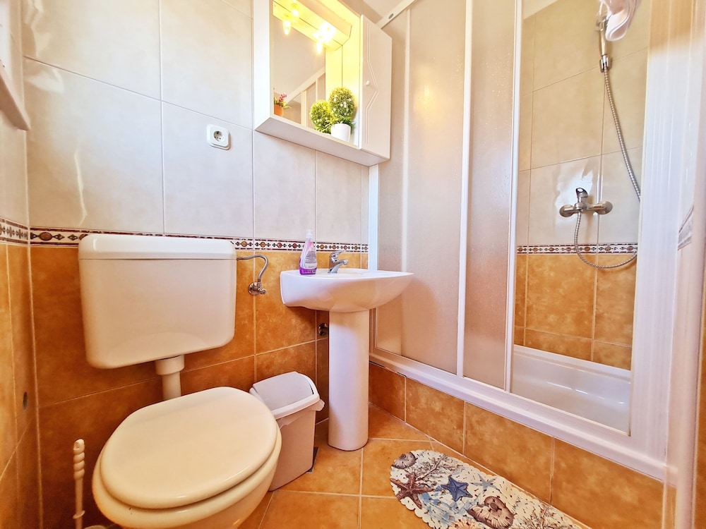 APARTMENTS ROOMS PORAT 42/47