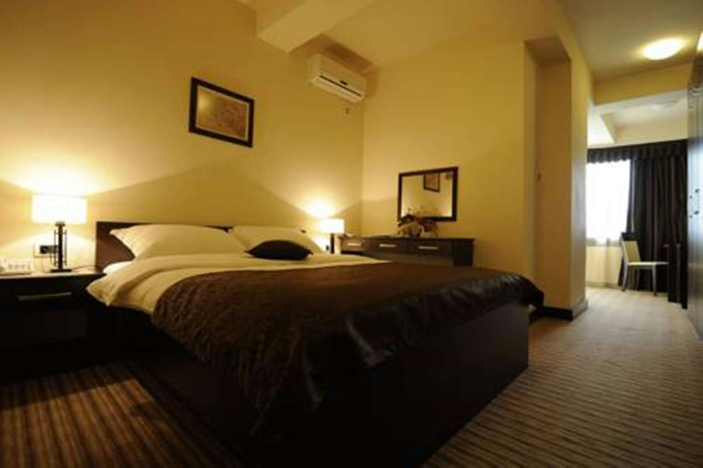 Keto Hotel 8/39