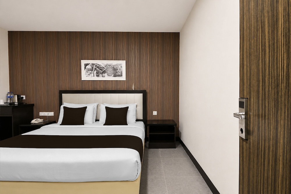The Grand Campbell Hotel 58/115