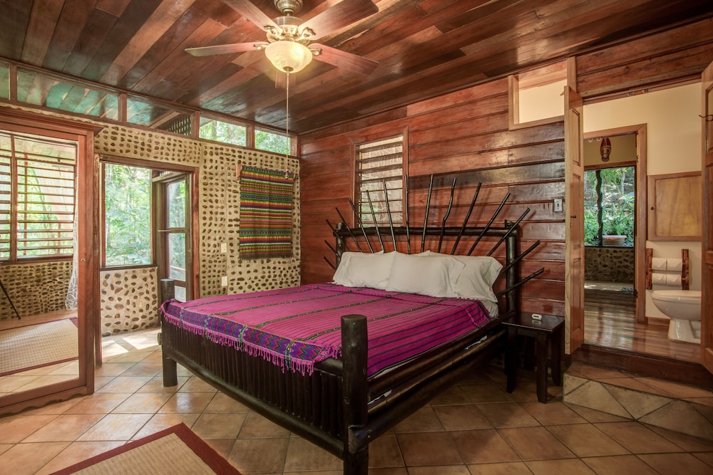 Table Rock Jungle Lodge 18/65