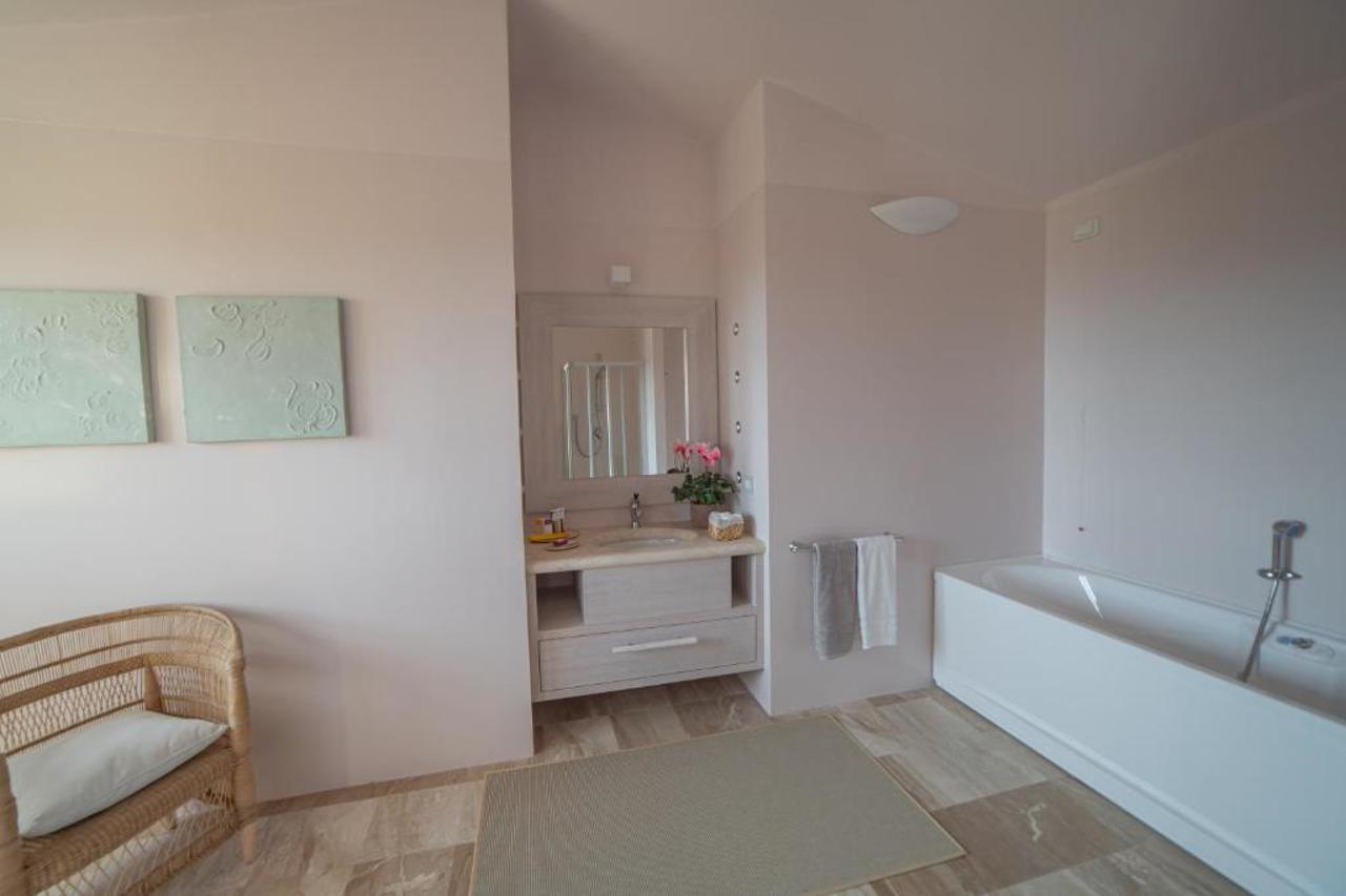 HOTEL BORGO SMERALDO 27/32