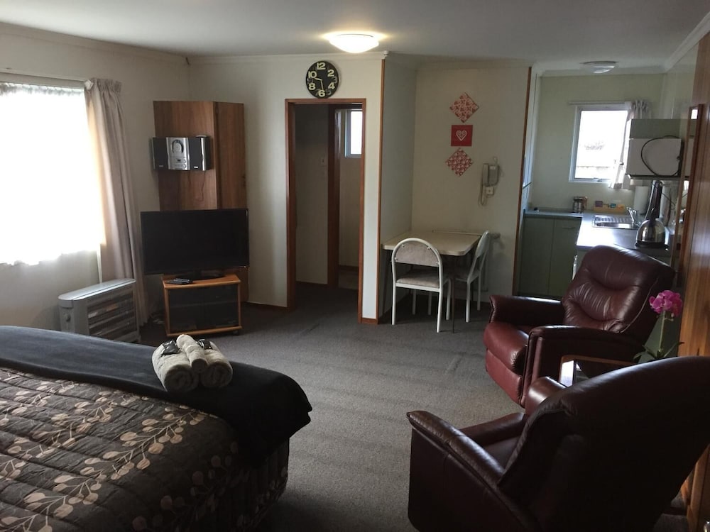 Alexandra Motor Lodge 42/70