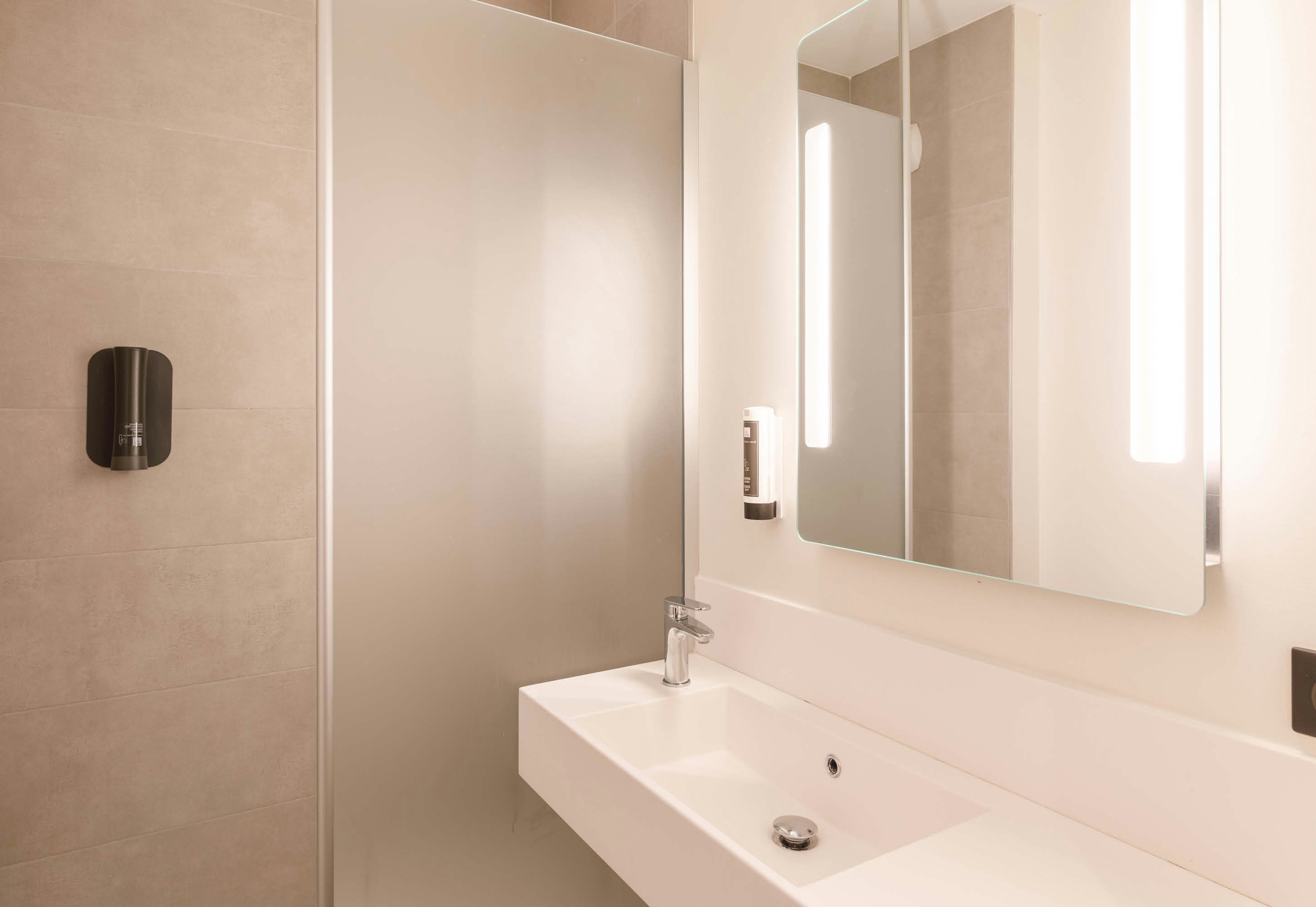 B&B HOTEL Clermont-Ferrand A71-A75 La Meridienne 30/30