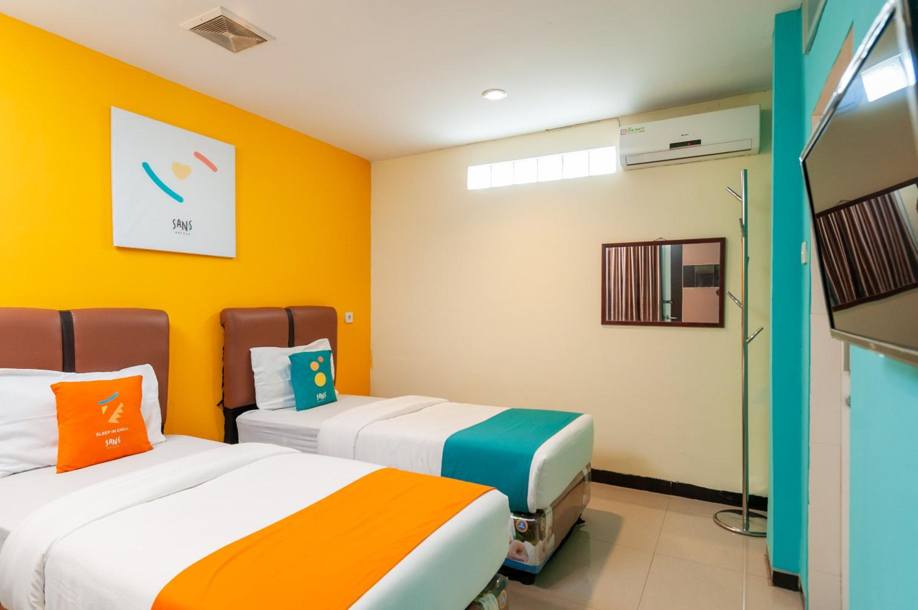 Sans Hotel Finest Medan 33/68