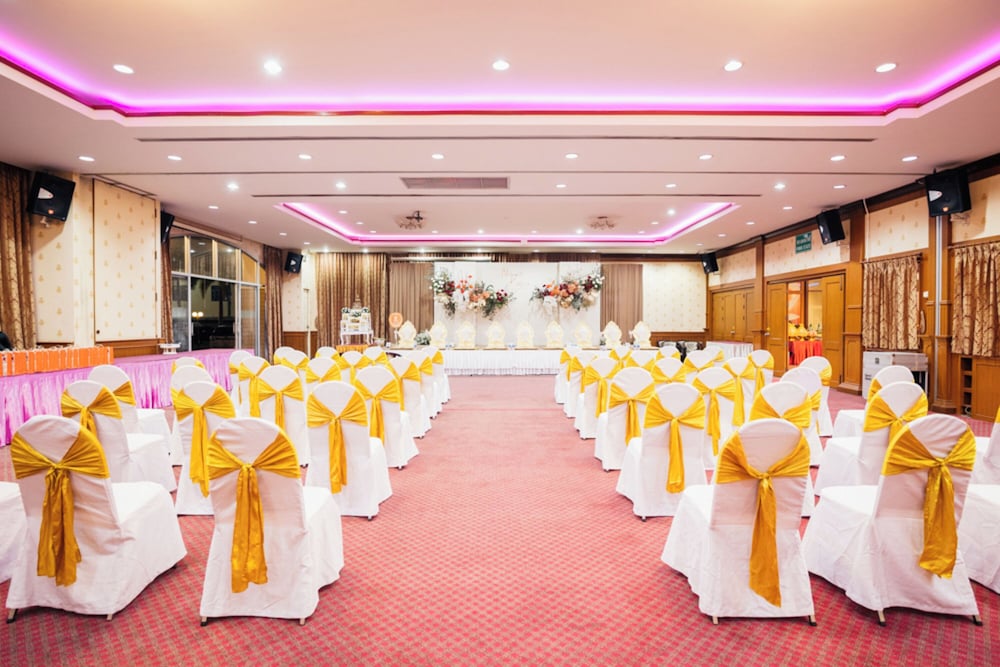 Chumphon Gardens Hotel 54/64
