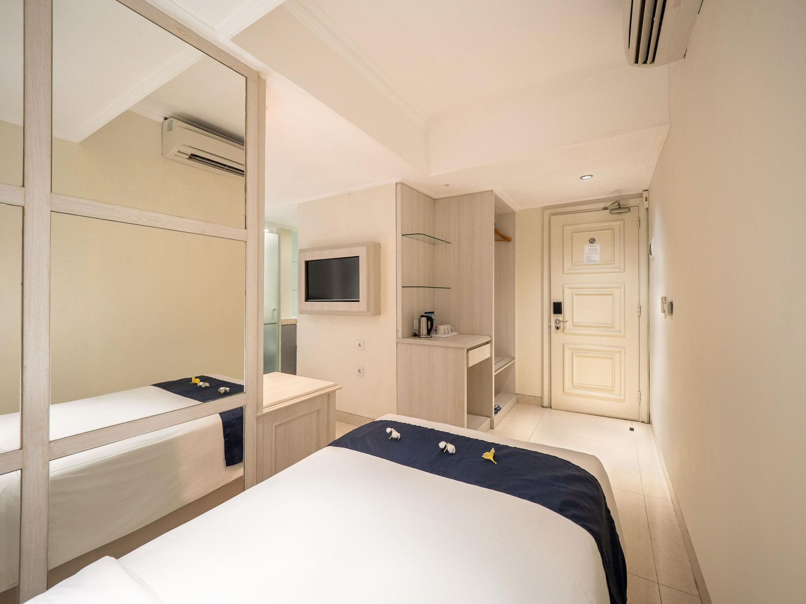 غرفة عائلية، Alron Hotel Kuta Powered by Archipelago 2/4
