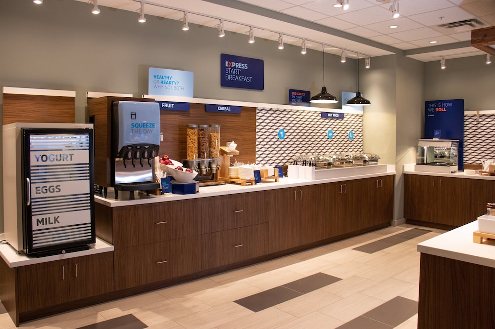 Holiday Inn Express Suites Tuscaloosa East Cottondale 8/49