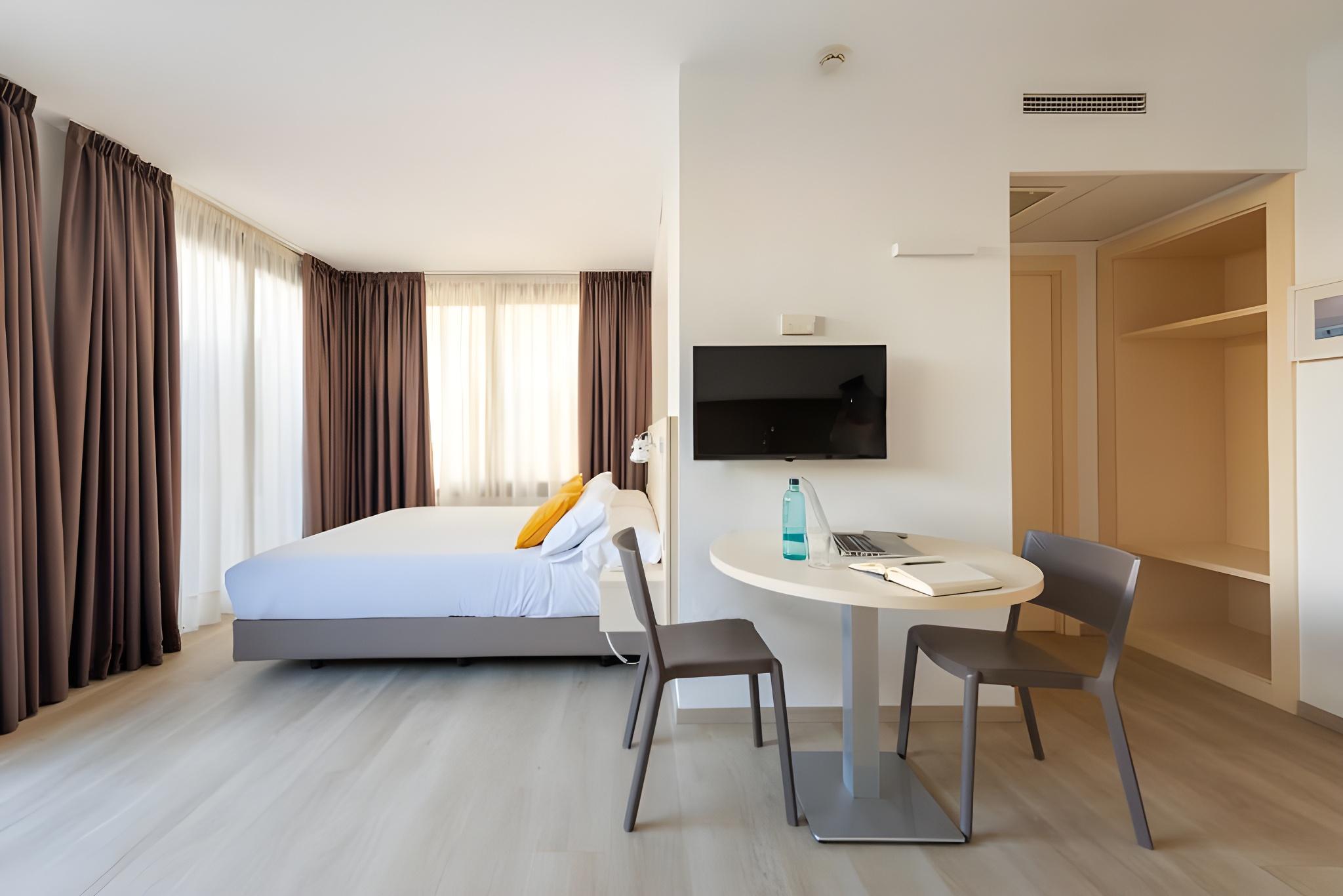 Superior, Studio, King Bed, Terrace