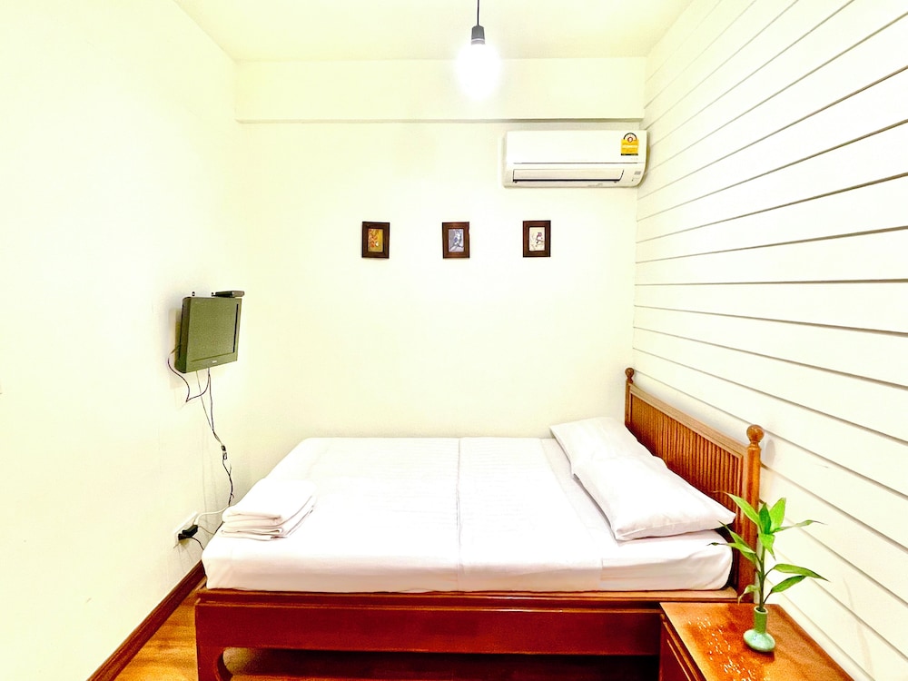 Les Fleurs Bangkok Hostel 19/49