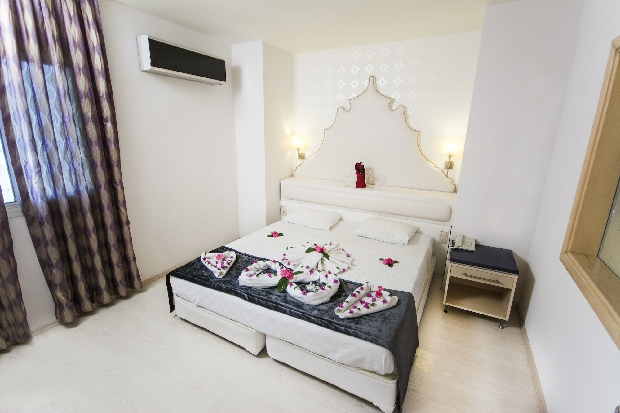 Suite, Double Bed, Land View, Adult Only