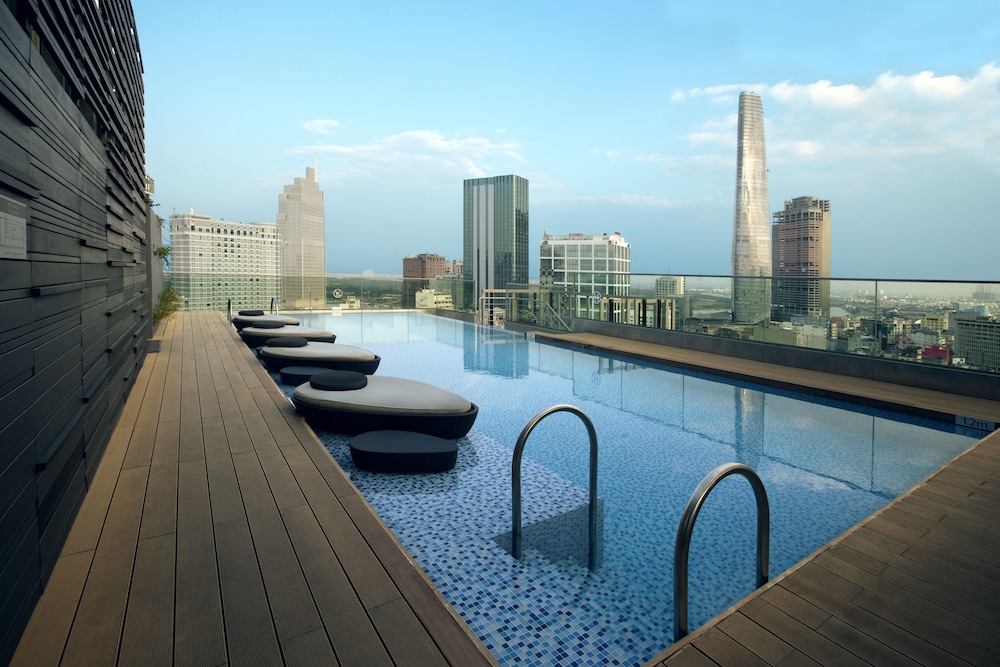 swimming pool spa
