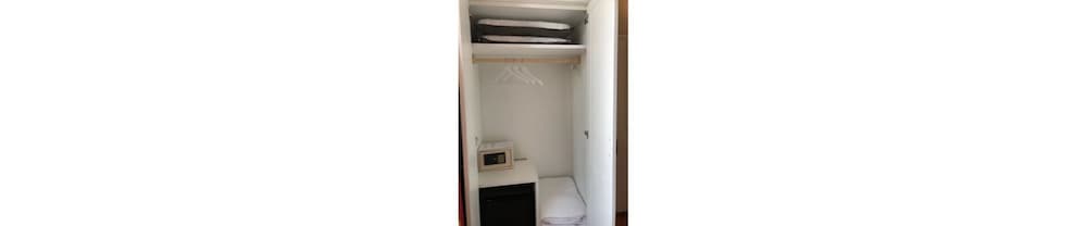 207 Inn 8/43