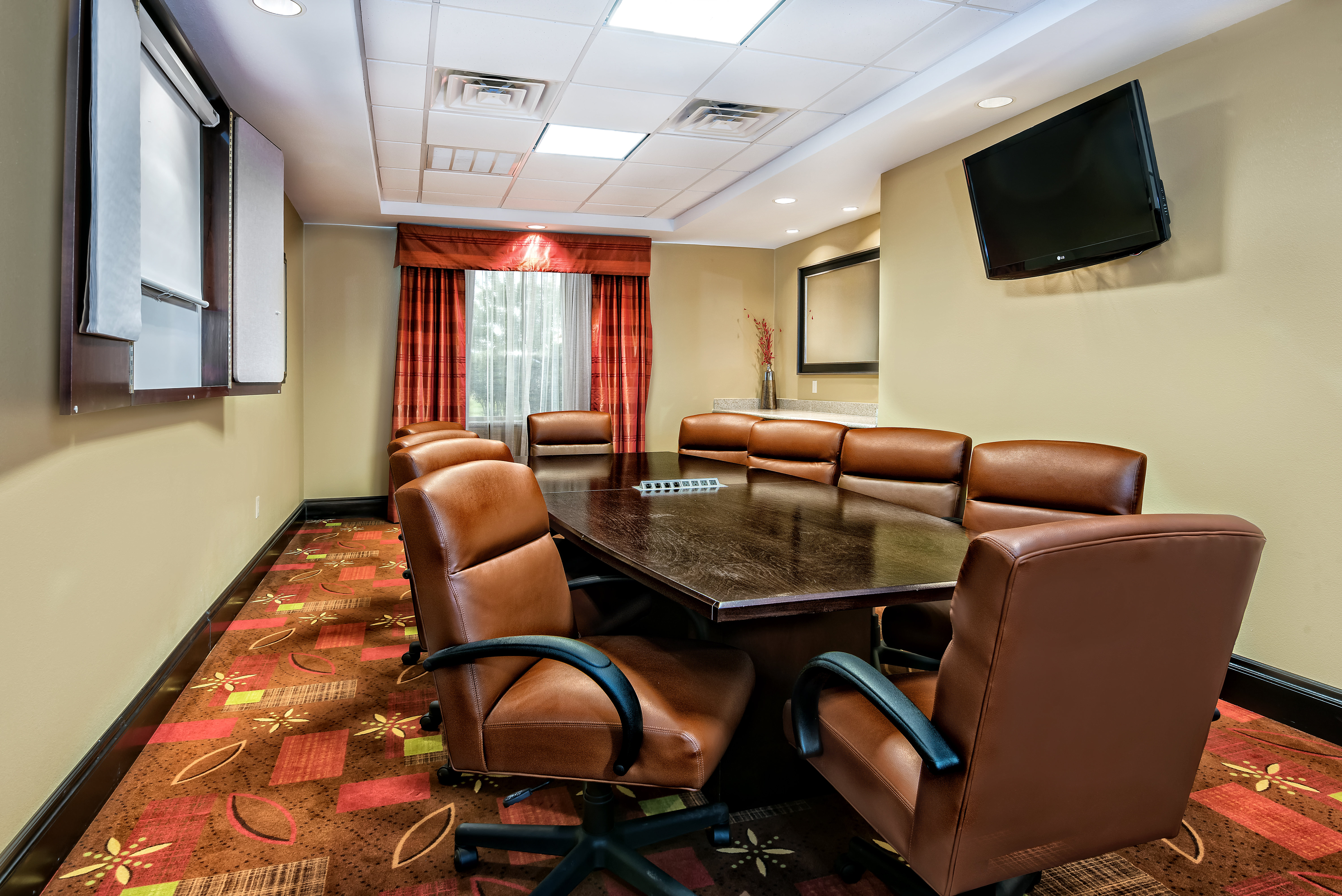 Holiday Inn Express Suites Cotulla 28/32