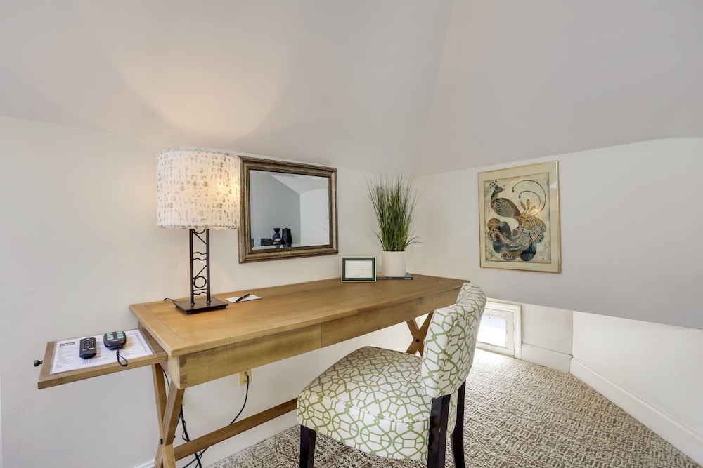 50 Lincoln Short North Bed and Breakfast 8/71