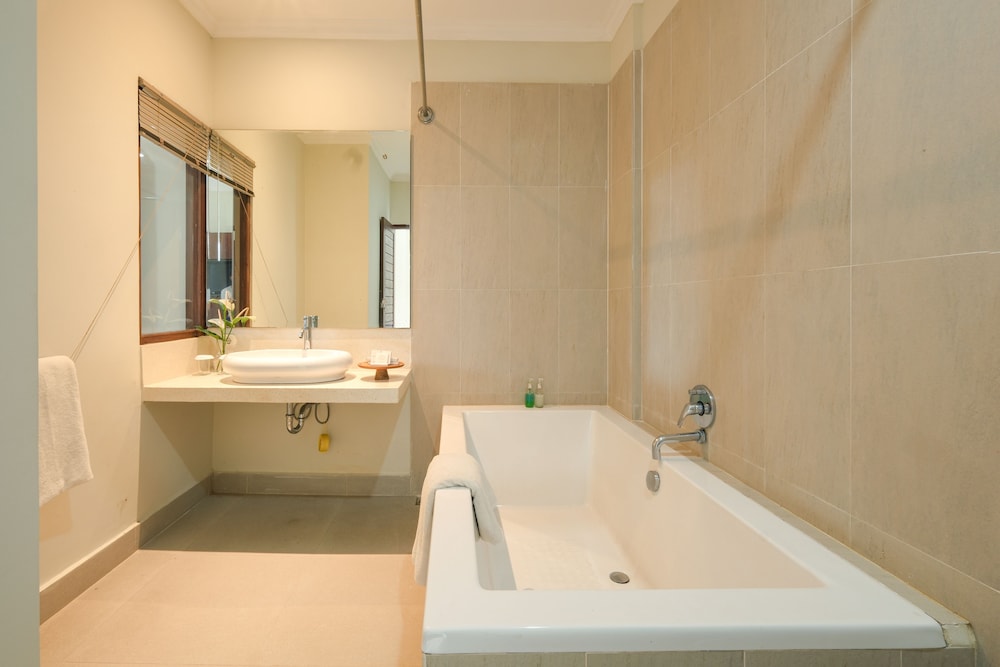 Inata Bisma Resort Spa Ubud 50/50