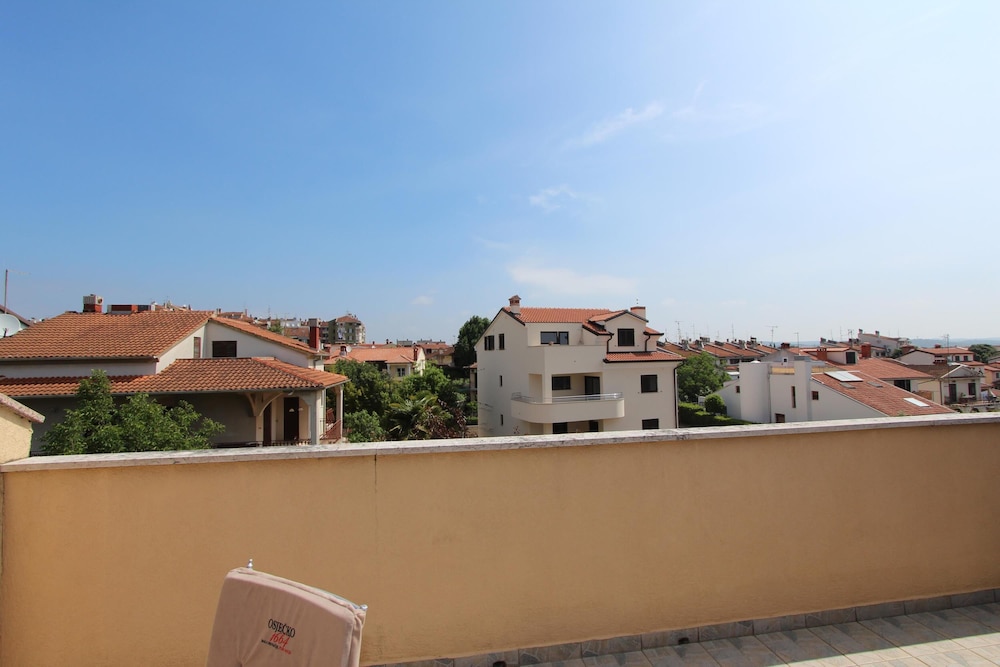 APARTMENTS LORA 61/66