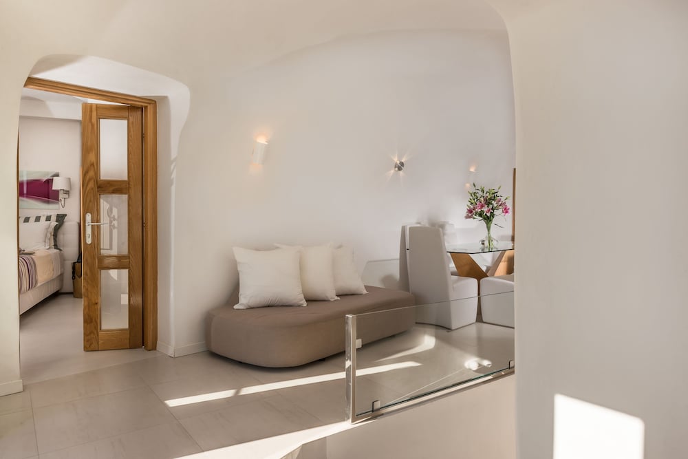 Elite Luxury Suites 32/50