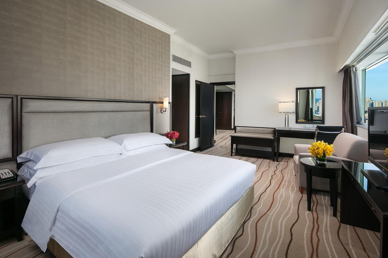EXECUTIVE SUITE