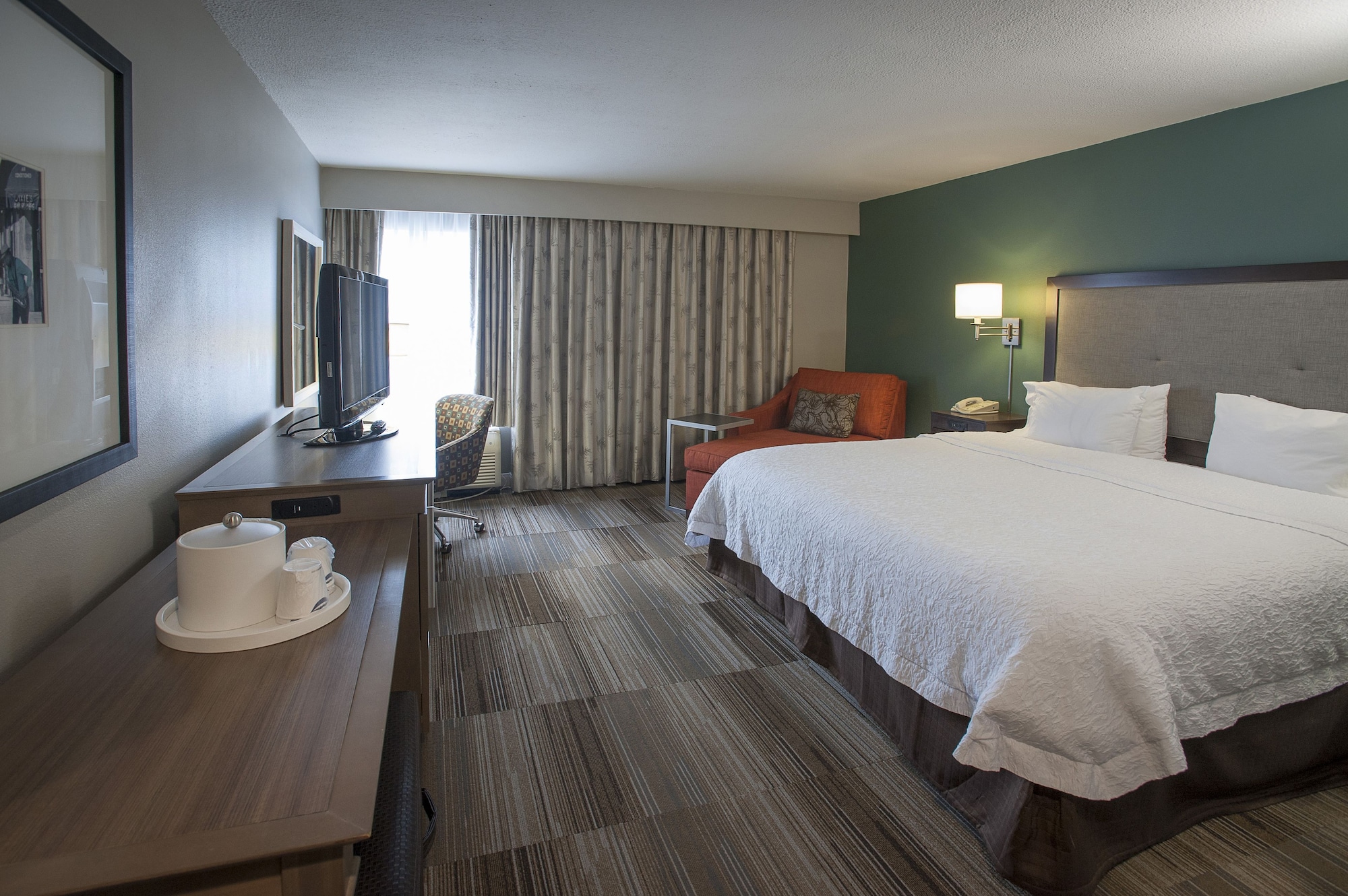 ROOM, KING BED, ACCESSIBLE