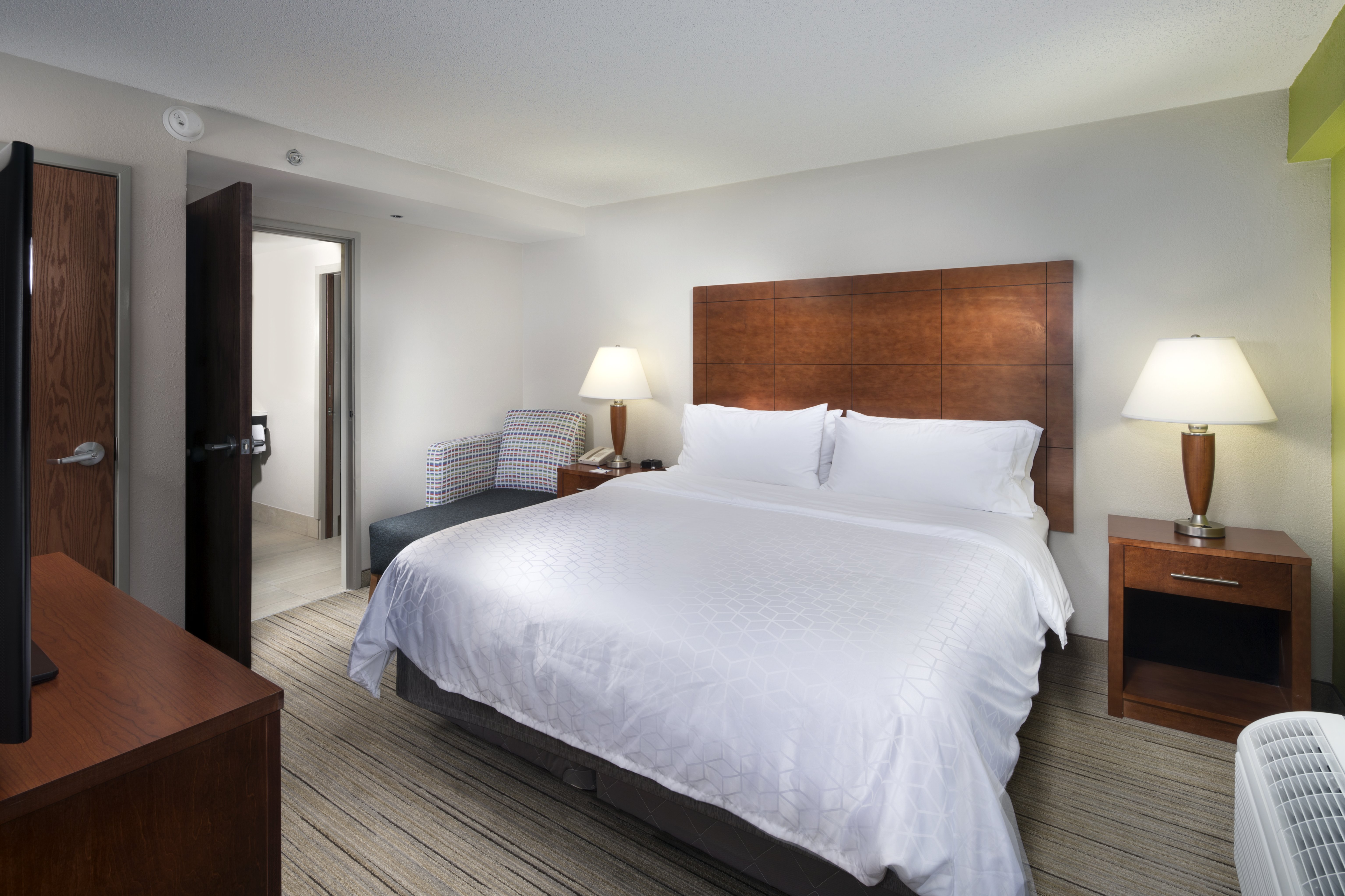 Holiday Inn Express Middlesboro 12/47