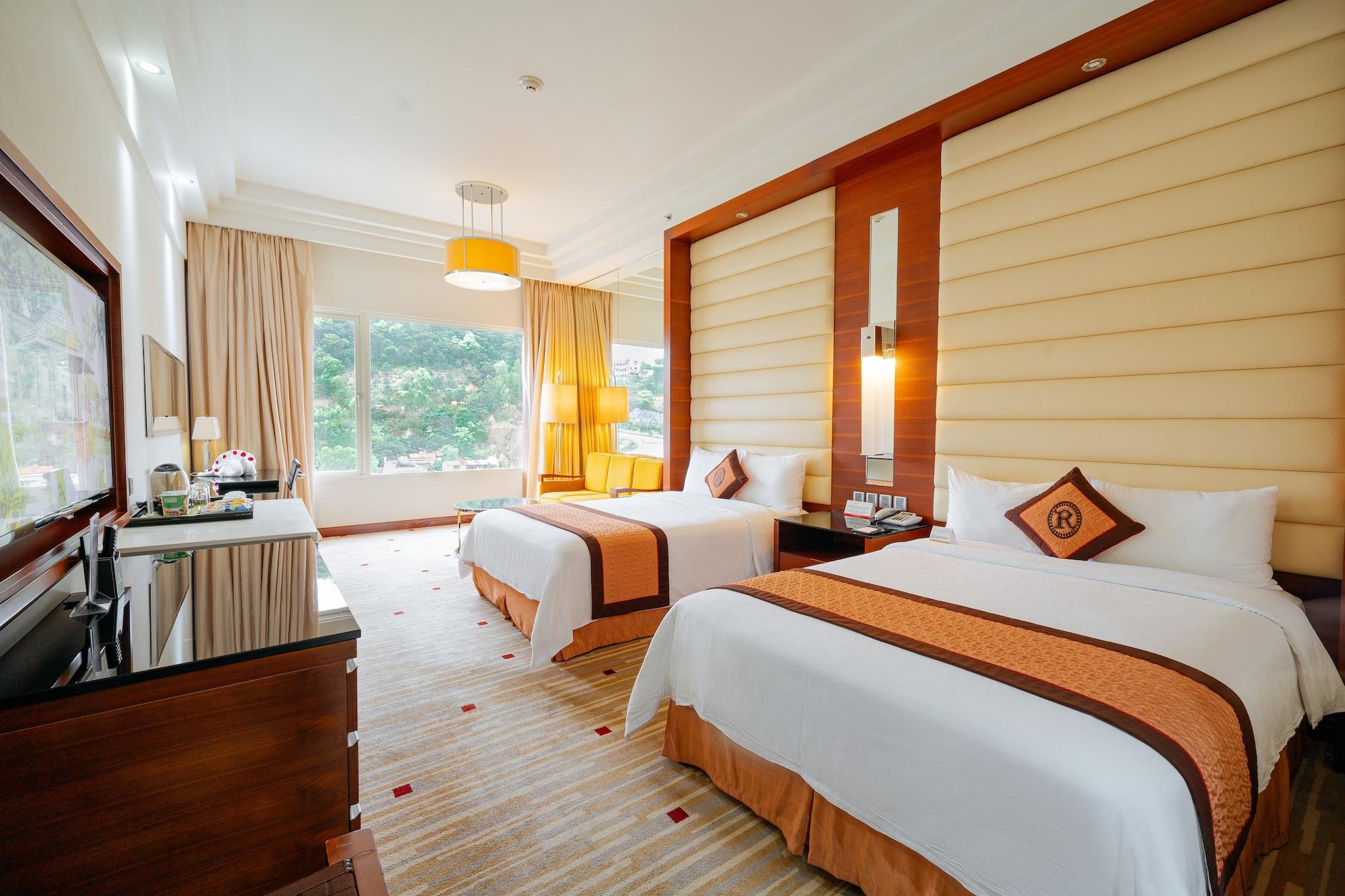 Premium, Twin Beds, Hill View