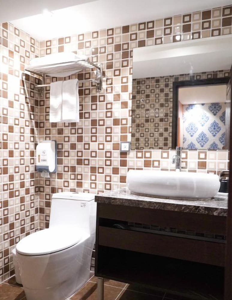 Talmud Hotel Yi Zhong Branch 47/50