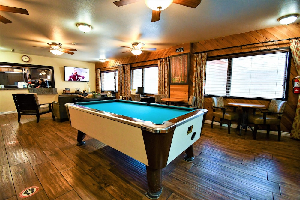 Getaways at Snow Lake Lodge 15/50