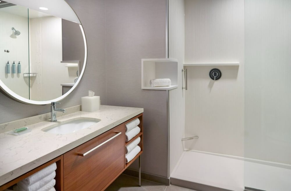 Courtyard by Marriott Birmingham Grandview 38/40