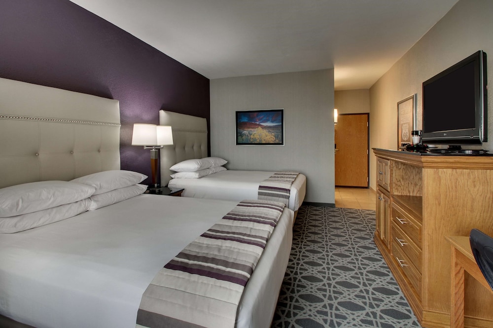 غرفة بسريرين كوين في طابق مرتفع، Drury Inn and Suites Albuquerque North 3/5