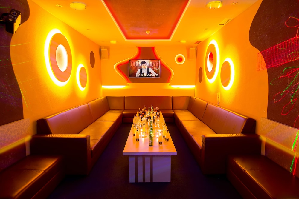 Lifestyle Hotel 25/48
