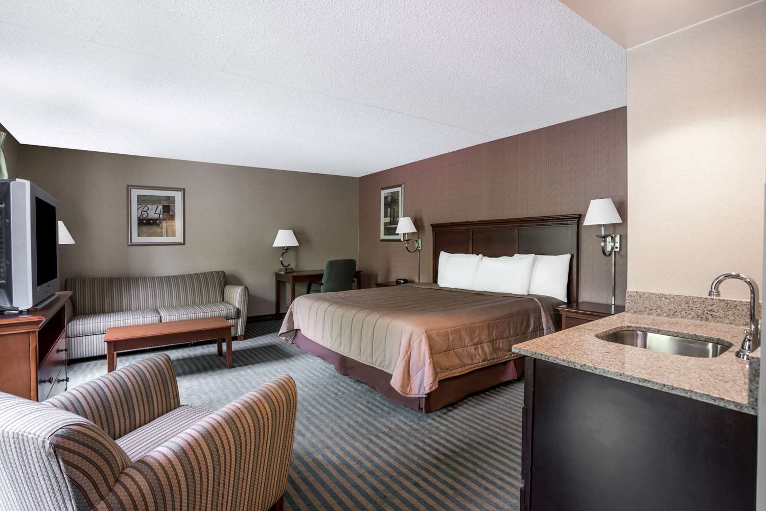 Days Inn by Wyndham Westminster, MD 9/42