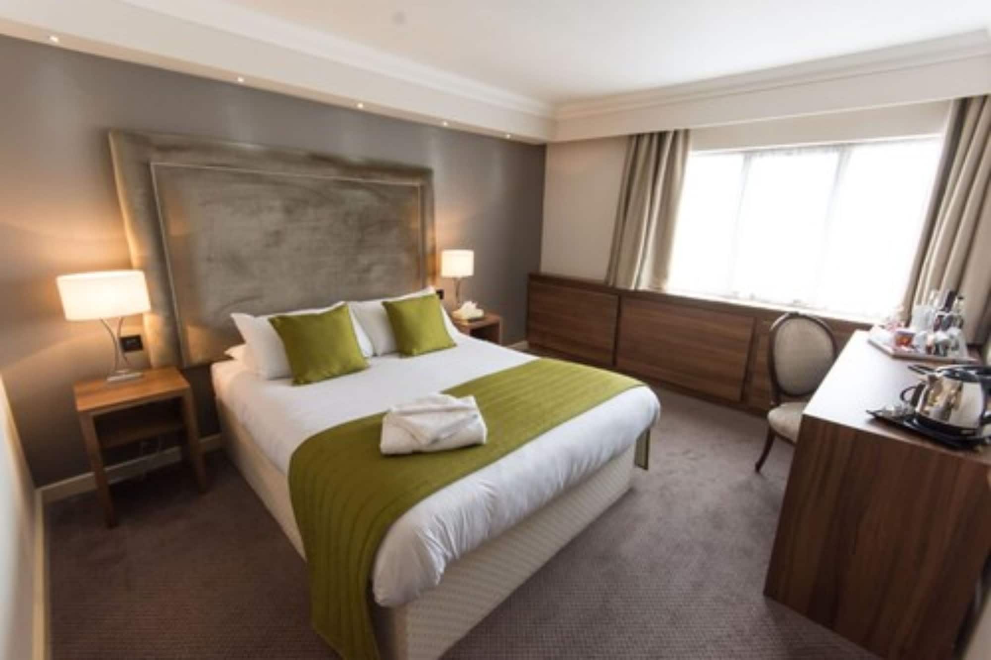 Room, Double Bed, Small