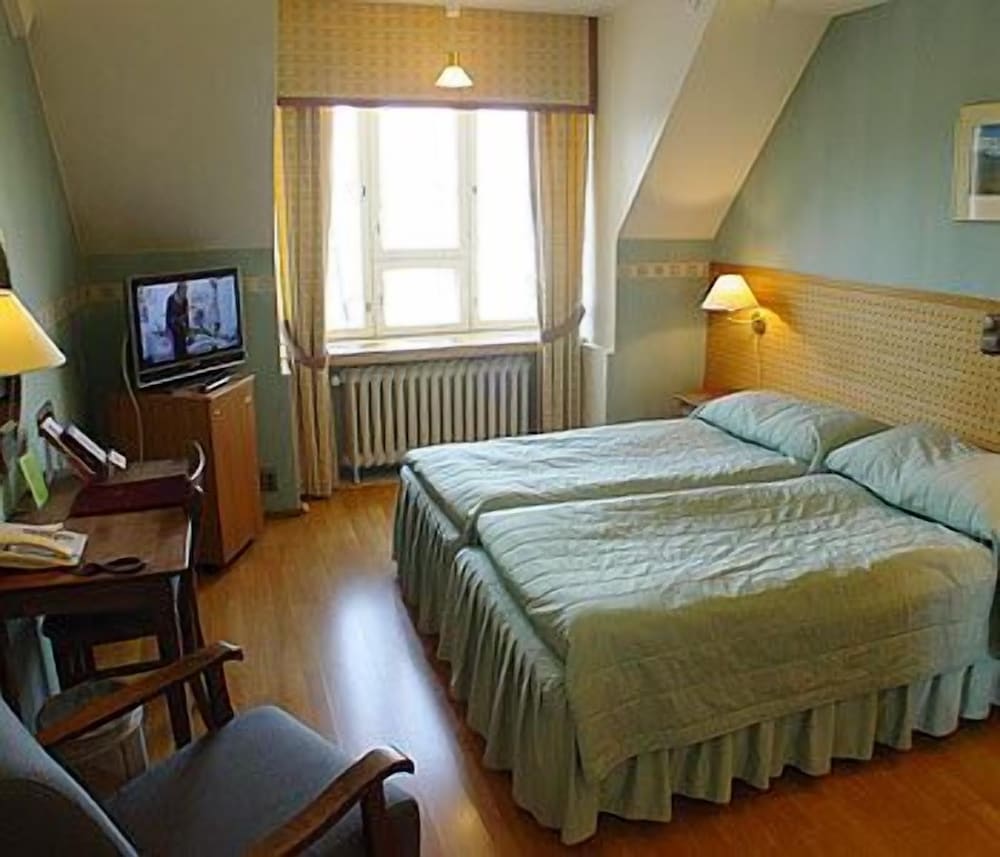 STANDARD, TWIN BEDS