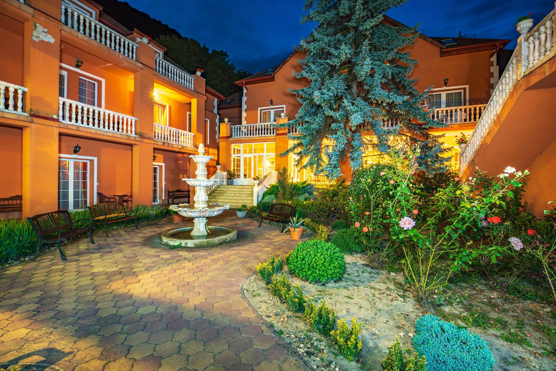 Hotel Bellevue (Bellevue Conference & Wellness Hotel) 35/38