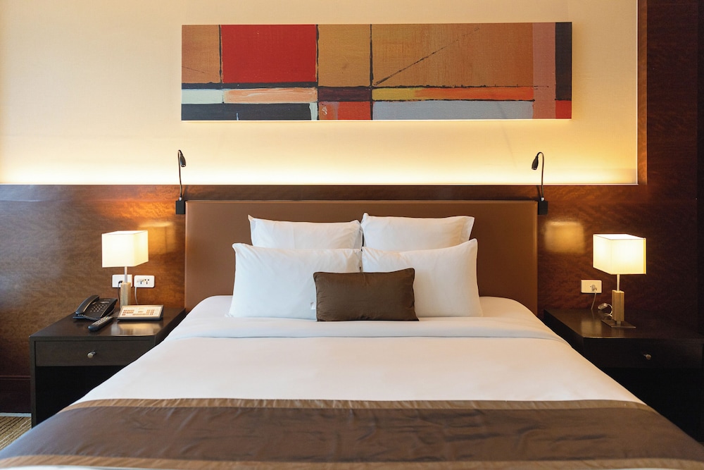 Aetas Lumpini Hotel 50/50