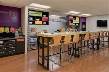 Home2 Suites by Hilton Salt Lake City/West Valley City, UT 17/25