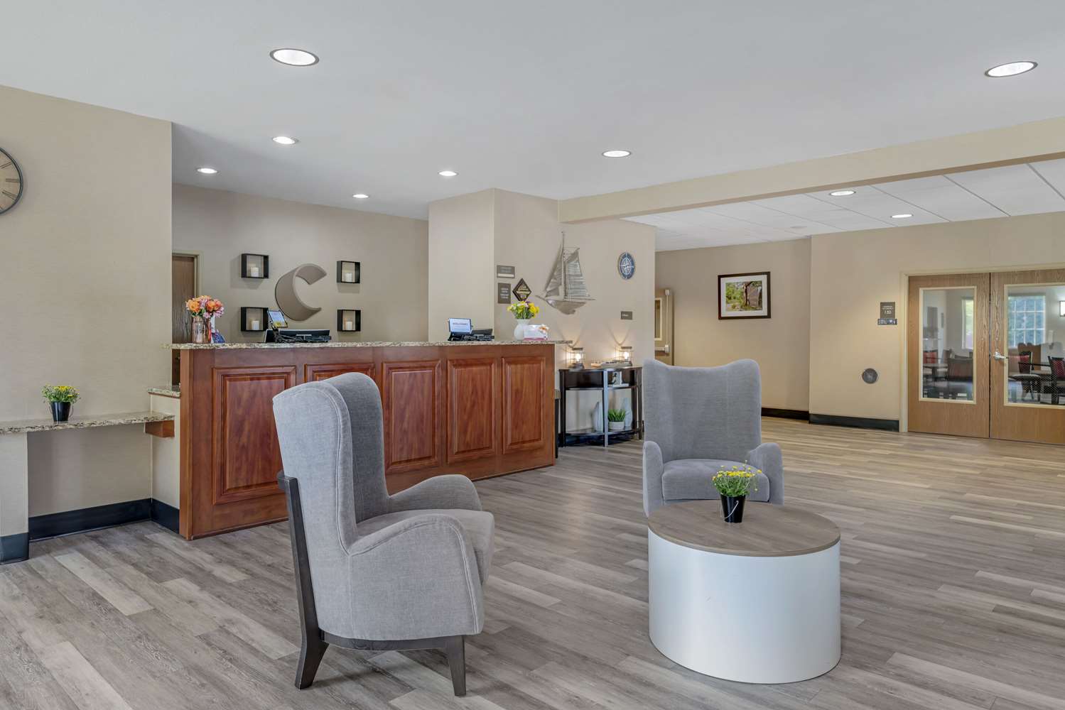Comfort Suites Lake Geneva East 7/46