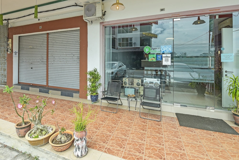 Hotel O M Three Hotel in SITIAWAN