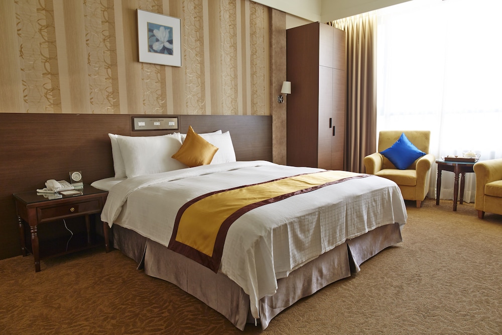 Royal Chiayi Hotel 28/66