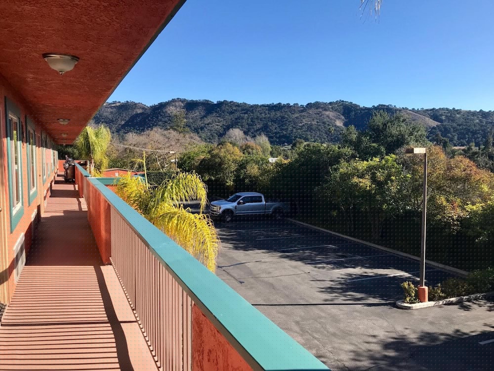 Oakridge Inn 32/53